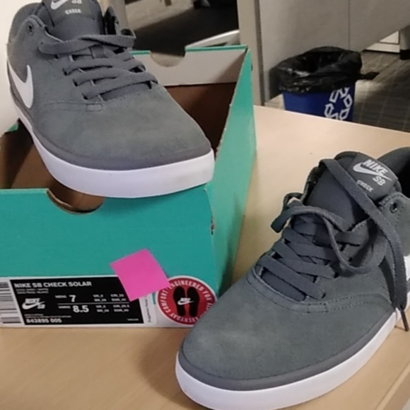 New  Nike sb check solar Size 7 - Picture 2 of 8